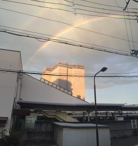 尼崎で虹を観測